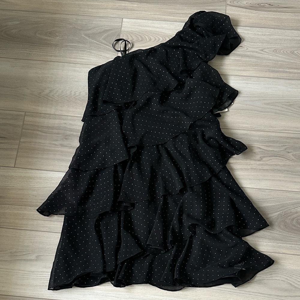 Elegant Black One-Shoulder Dress